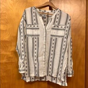 OLD NAVY V-neck Patterned blouse